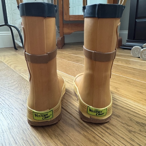 Western Chief Happy Helper Toddler Rain Boots - Picture 6 of 11